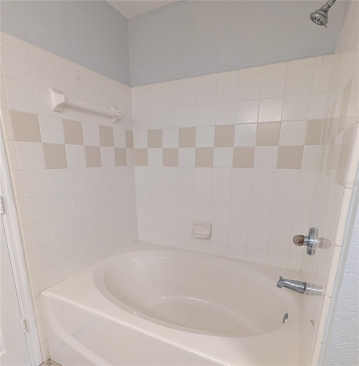 Image 17 of 37 For 5611 Bidwell Parkway 205