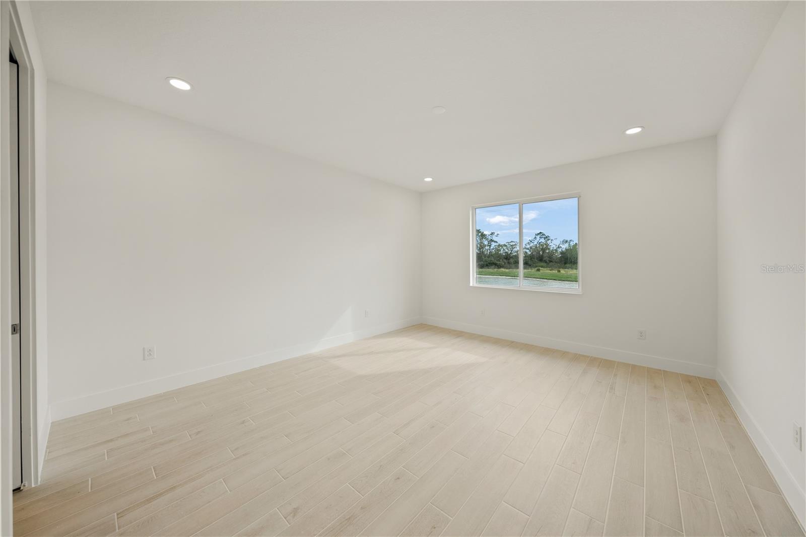 Image 20 of 27 For 9533 Lunar Dove Court