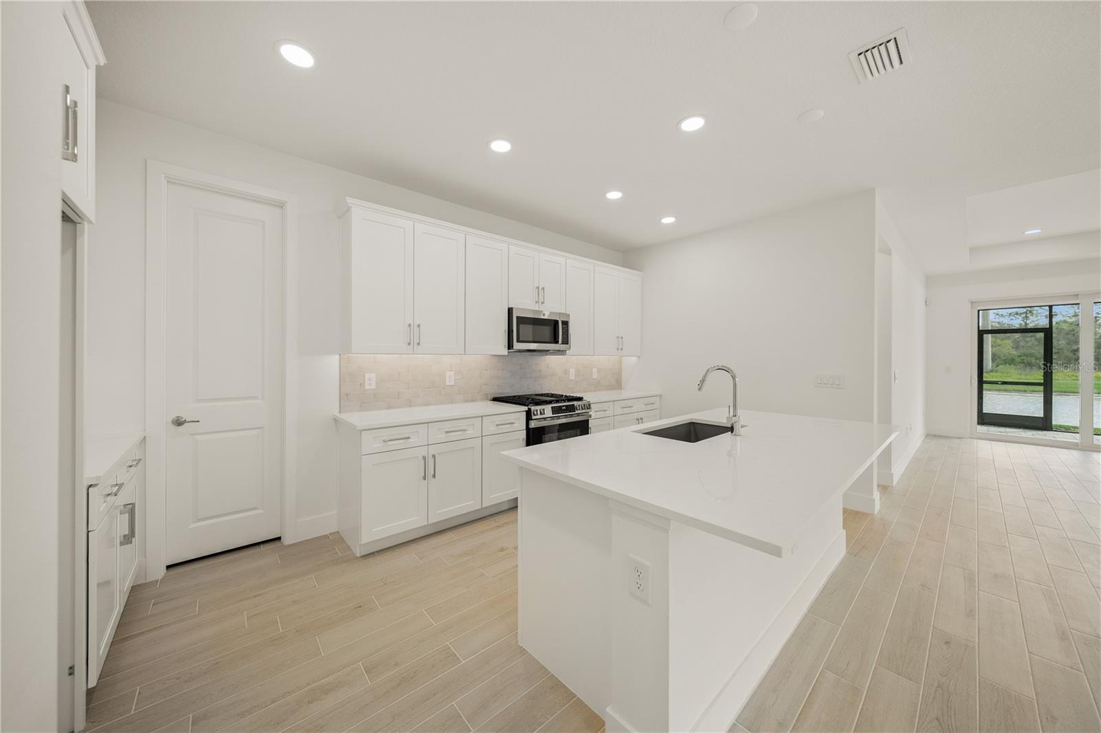 Image 6 of 27 For 9533 Lunar Dove Court