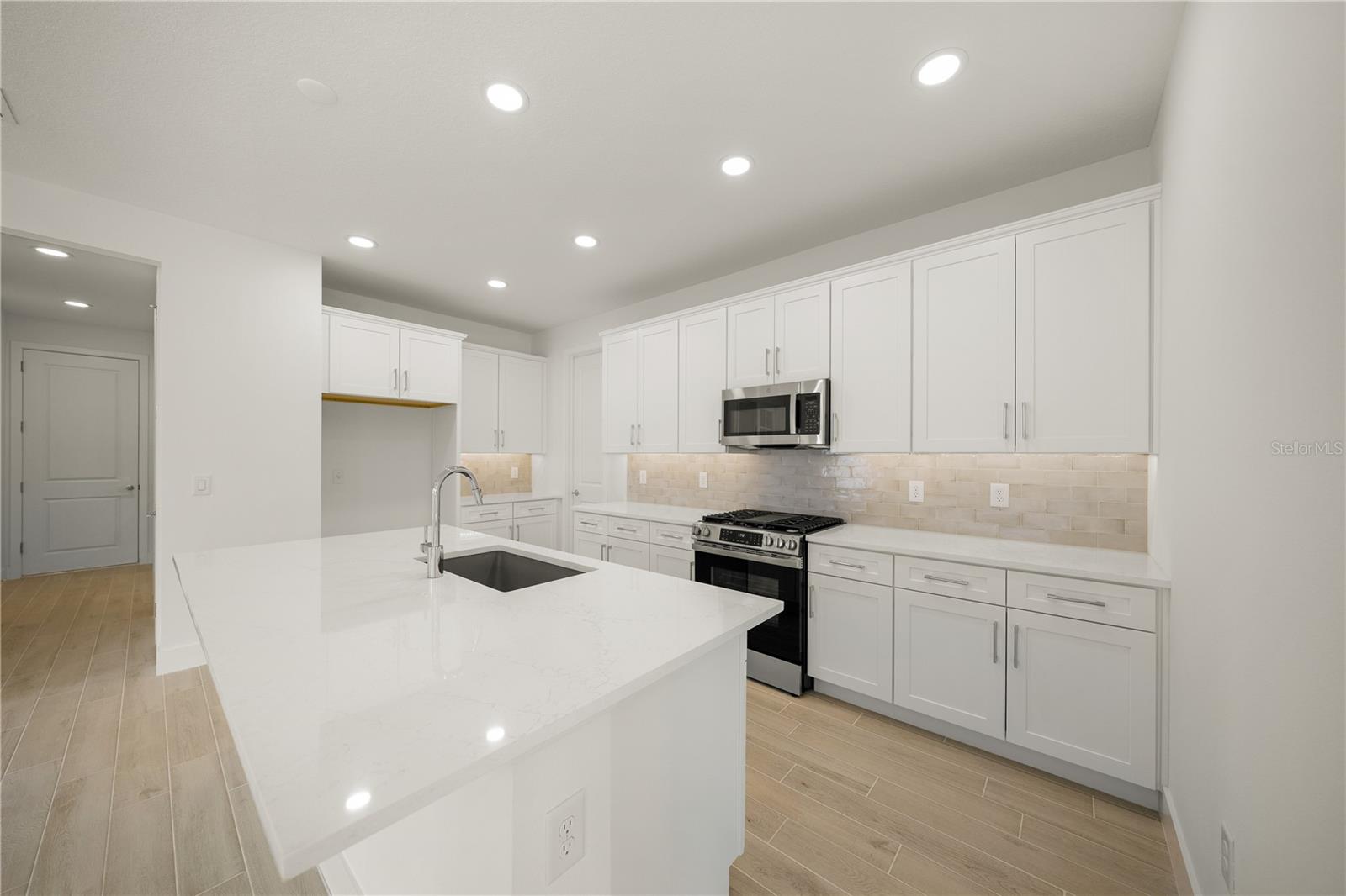 Image 7 of 27 For 9533 Lunar Dove Court