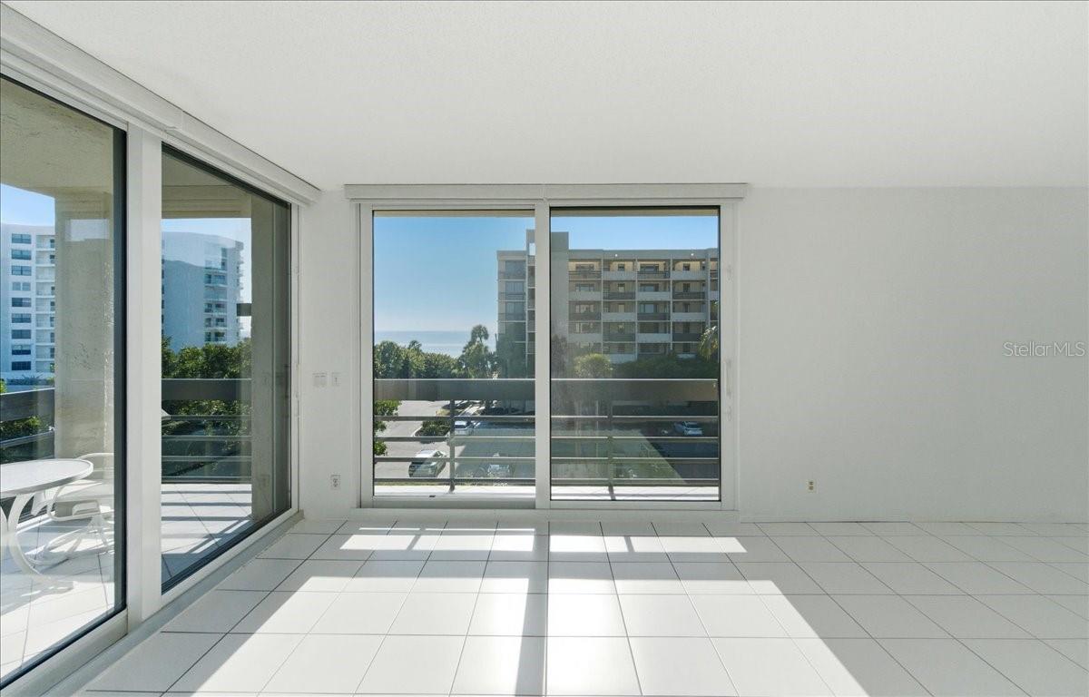 Image 15 of 49 For 1065 Gulf Of Mexico Drive 305