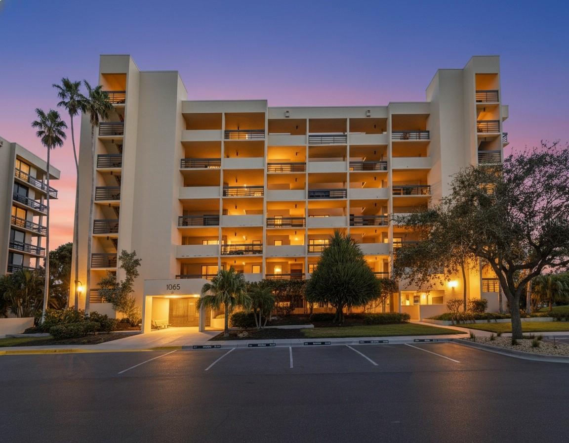 Image 2 of 49 For 1065 Gulf Of Mexico Drive 305