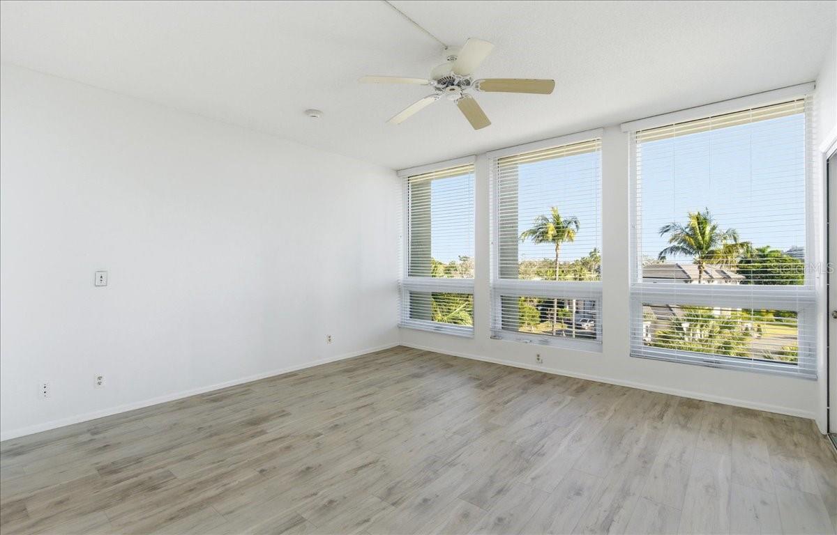 Image 20 of 49 For 1065 Gulf Of Mexico Drive 305