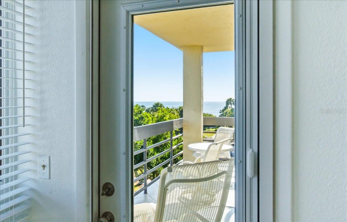 Image 23 of 49 For 1065 Gulf Of Mexico Drive 305