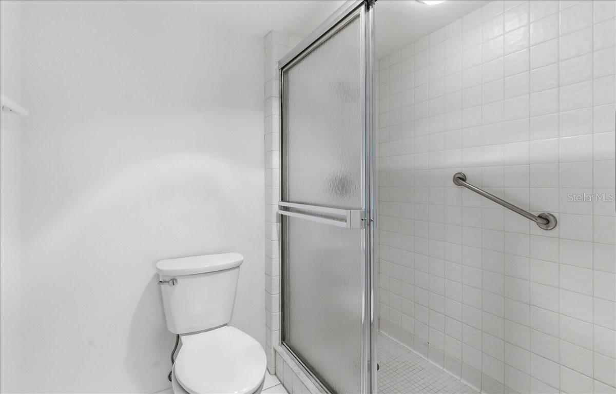 Image 25 of 49 For 1065 Gulf Of Mexico Drive 305