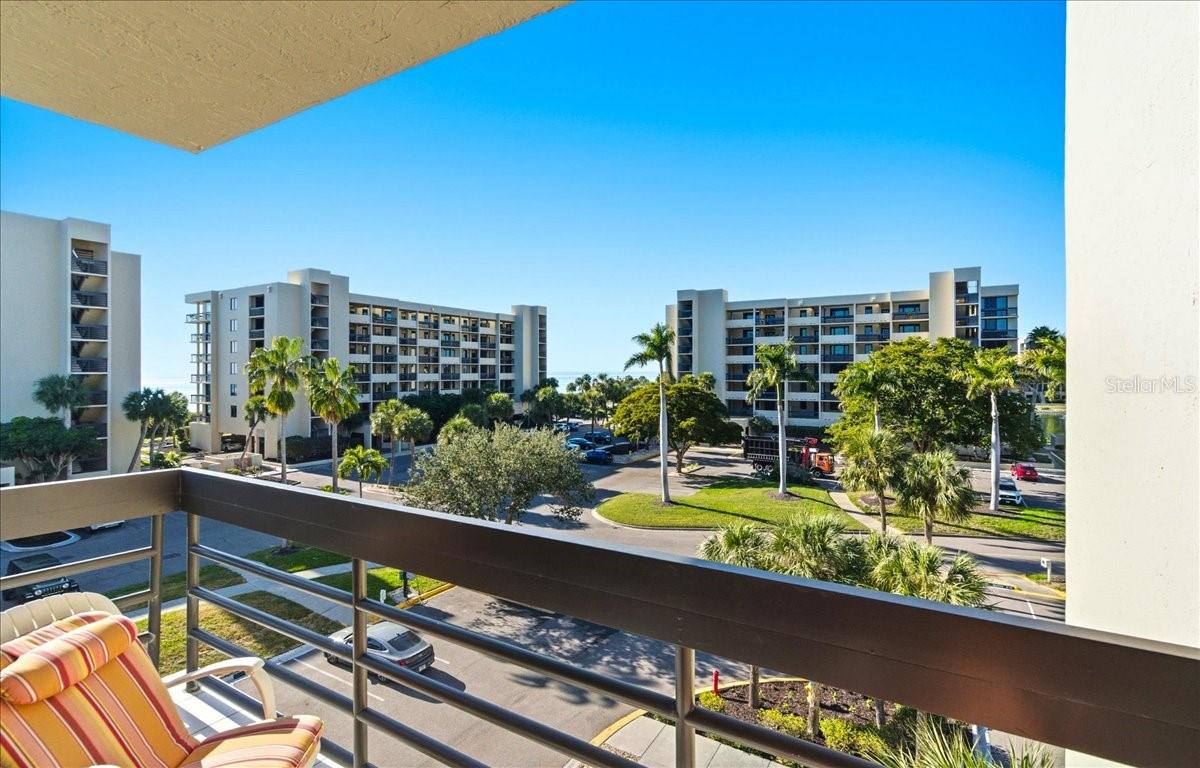 Image 30 of 49 For 1065 Gulf Of Mexico Drive 305