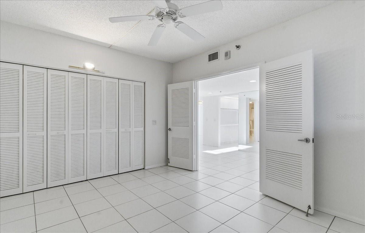 Image 35 of 49 For 1065 Gulf Of Mexico Drive 305