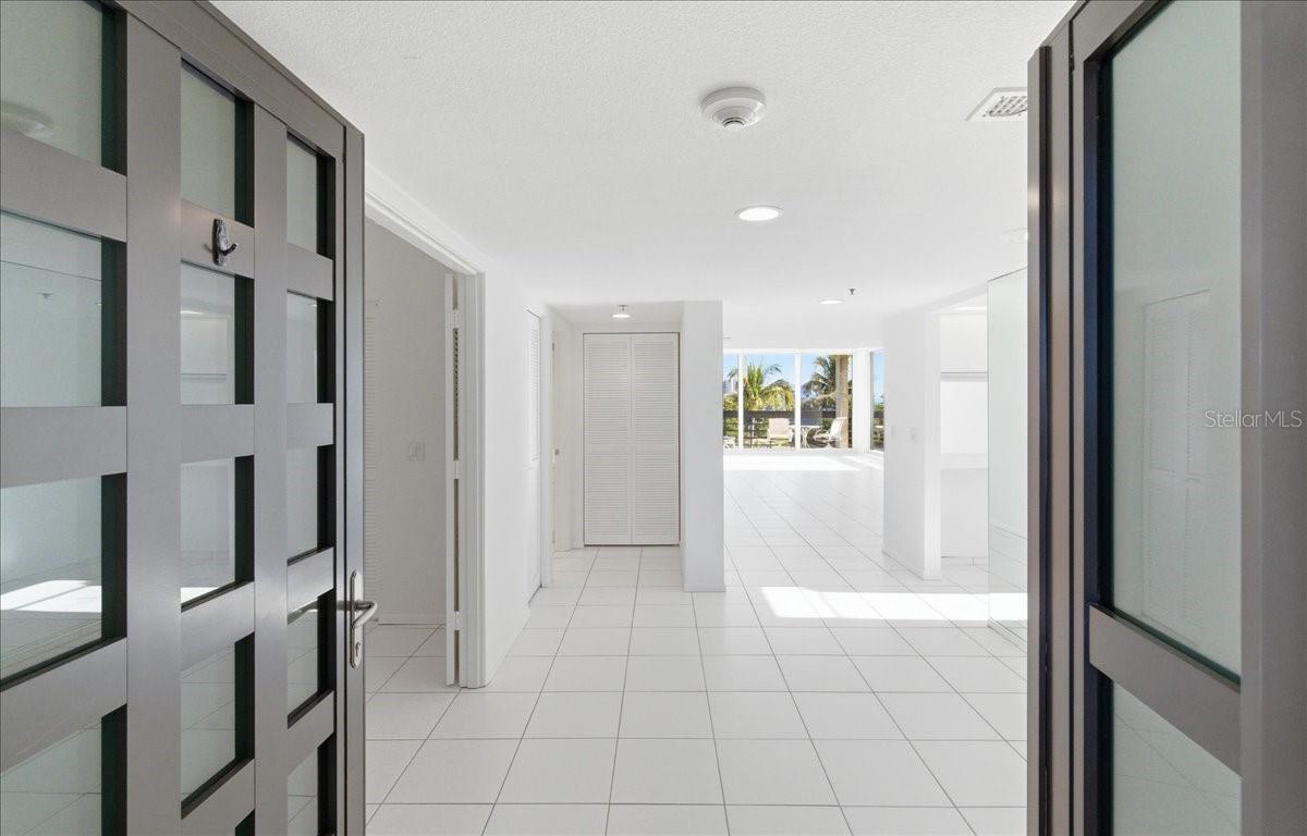 Image 8 of 49 For 1065 Gulf Of Mexico Drive 305