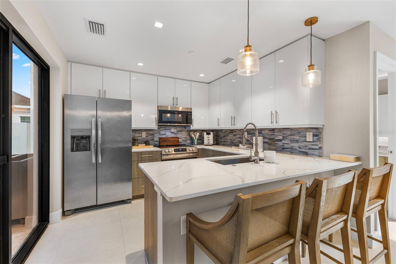 Image 14 of 36 For 1558 4th St  212