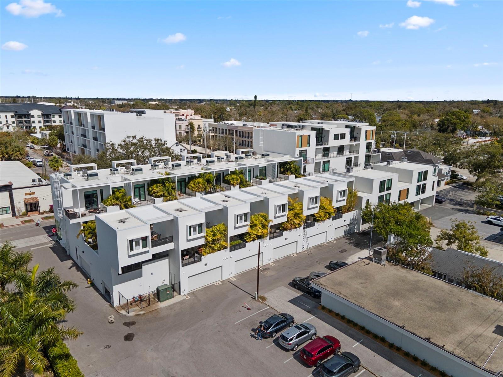 Image 32 of 36 For 1558 4th St  212