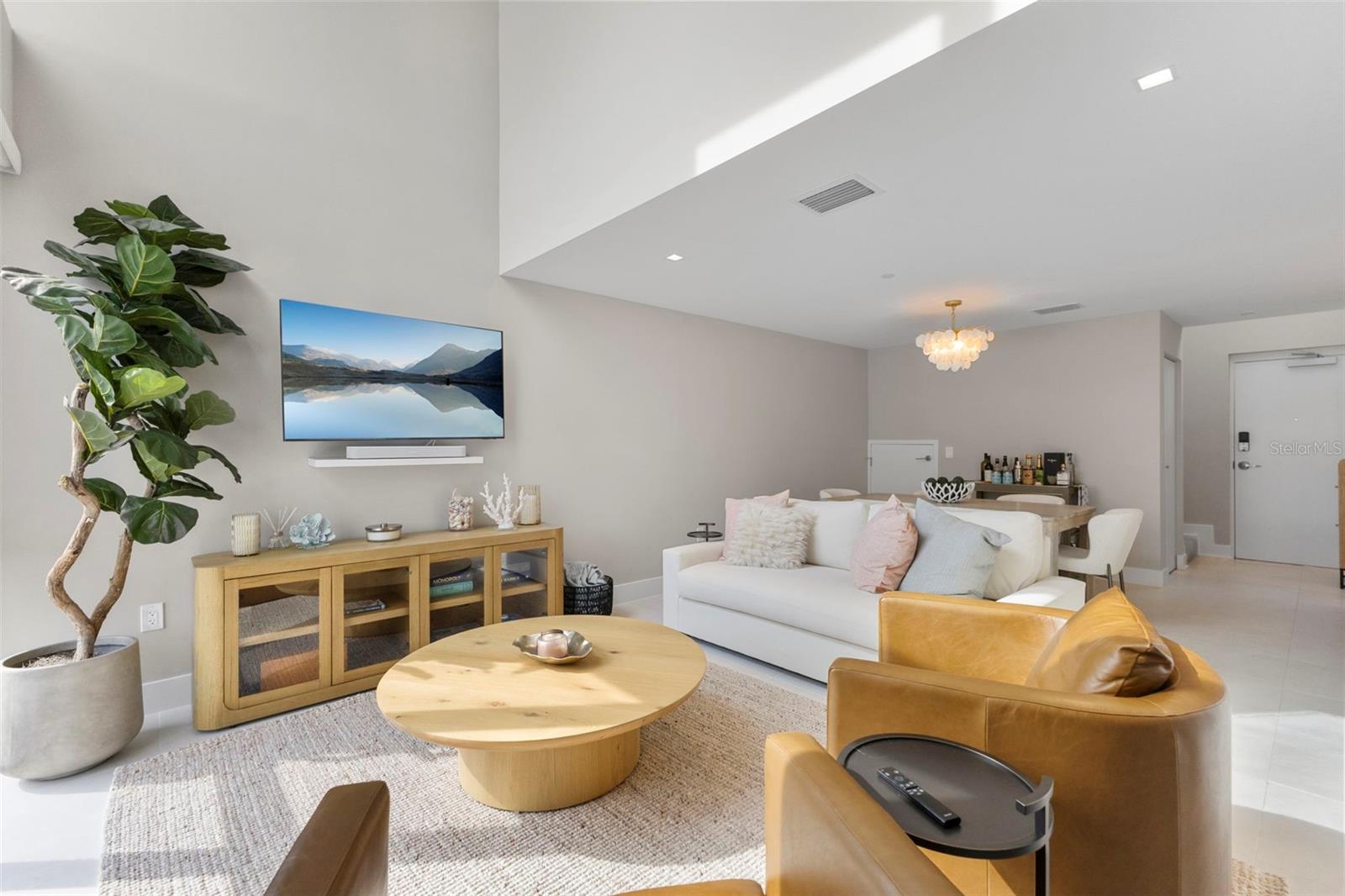 Image 5 of 36 For 1558 4th St  212