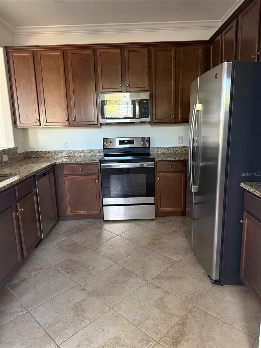 Image 2 of 31 For 20460 Lagente Circle