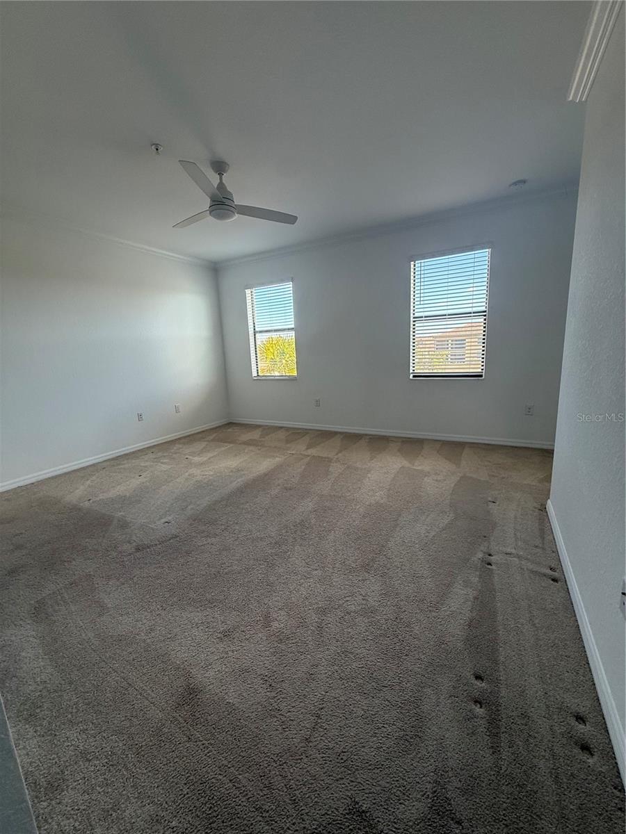 Image 23 of 31 For 20460 Lagente Circle