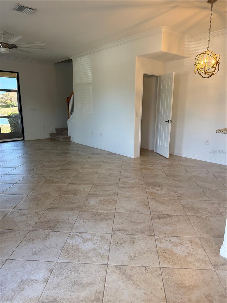 Image 27 of 31 For 20460 Lagente Circle