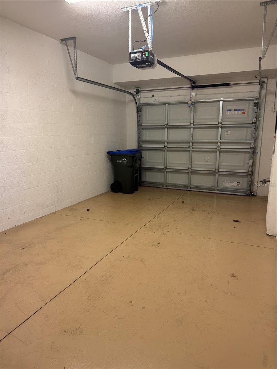 Image 28 of 31 For 20460 Lagente Circle