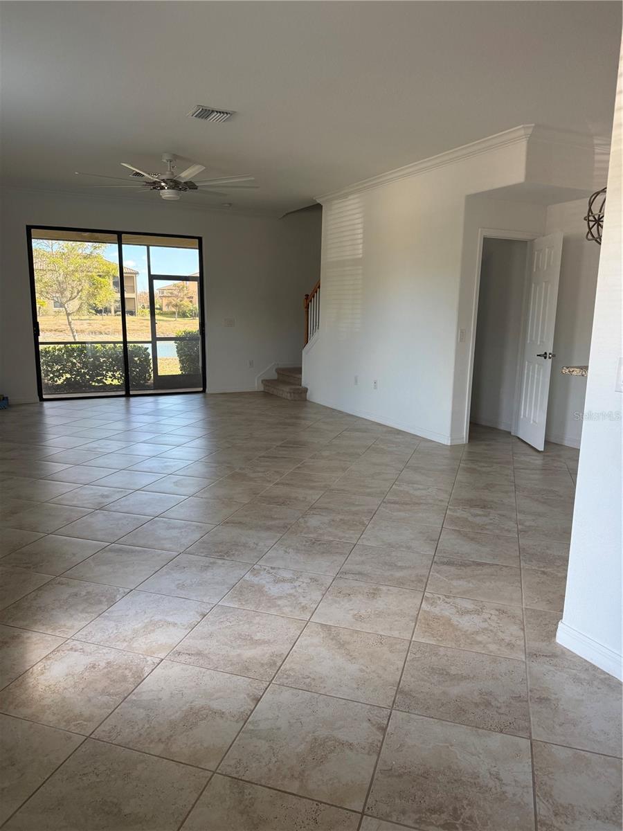 Image 4 of 31 For 20460 Lagente Circle