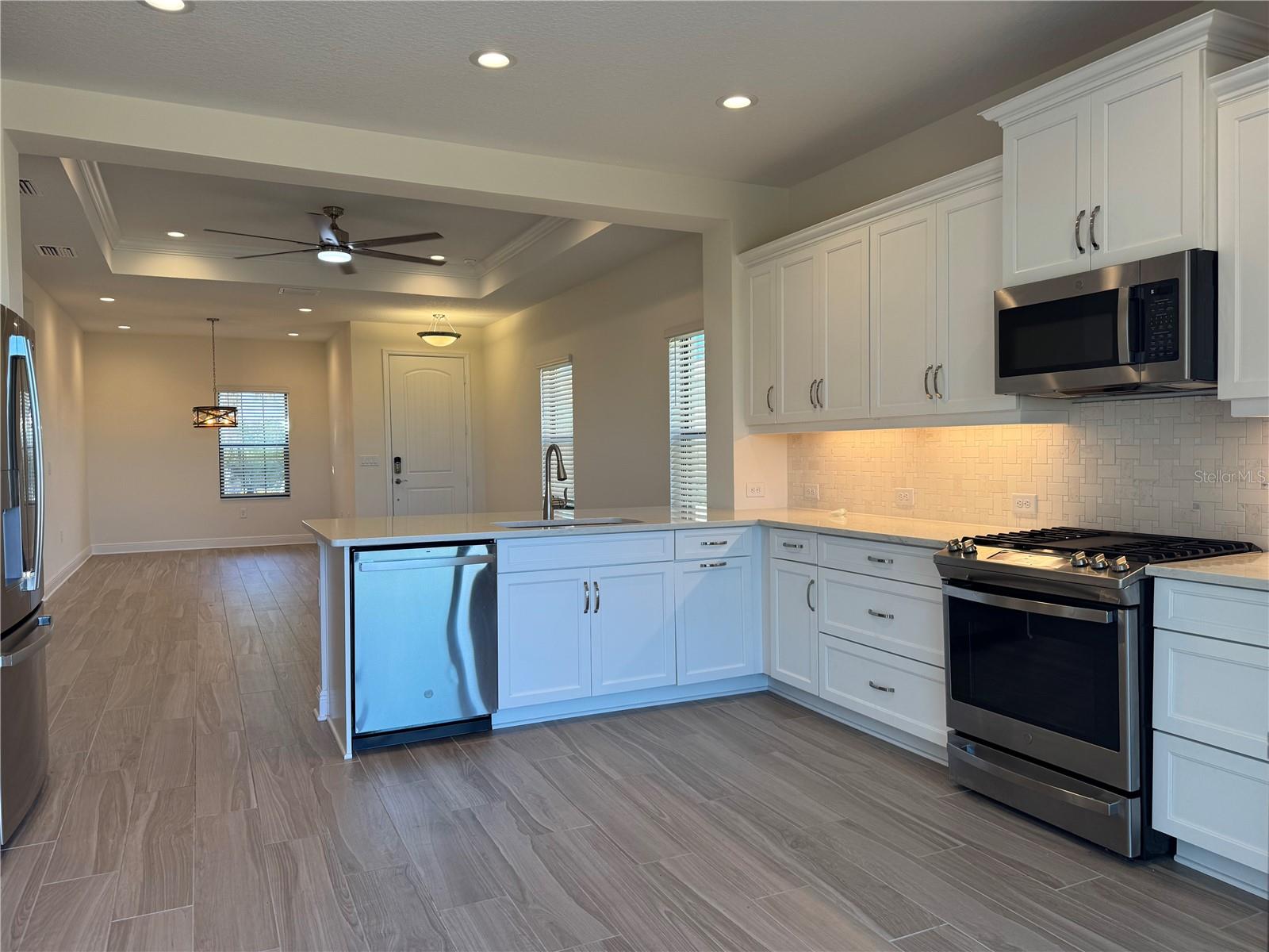 Image 17 of 43 For 261 Potenza Loop