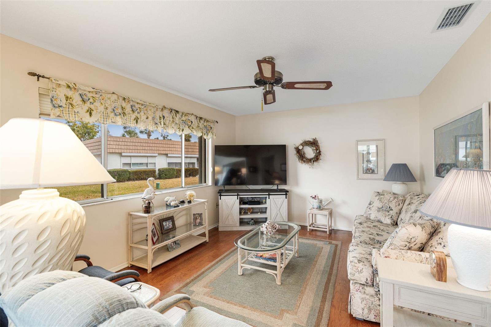 Image 21 of 31 For 2717 Riverbluff Place V49