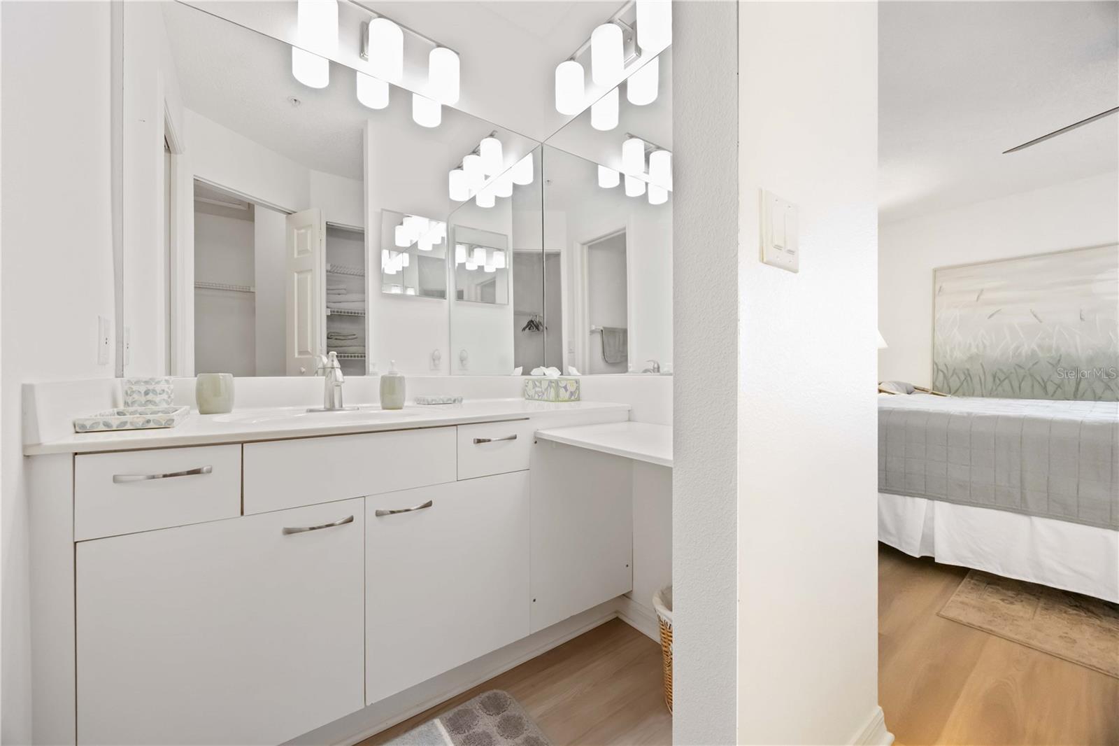 Image 27 of 51 For 3607 Bay Drive 206