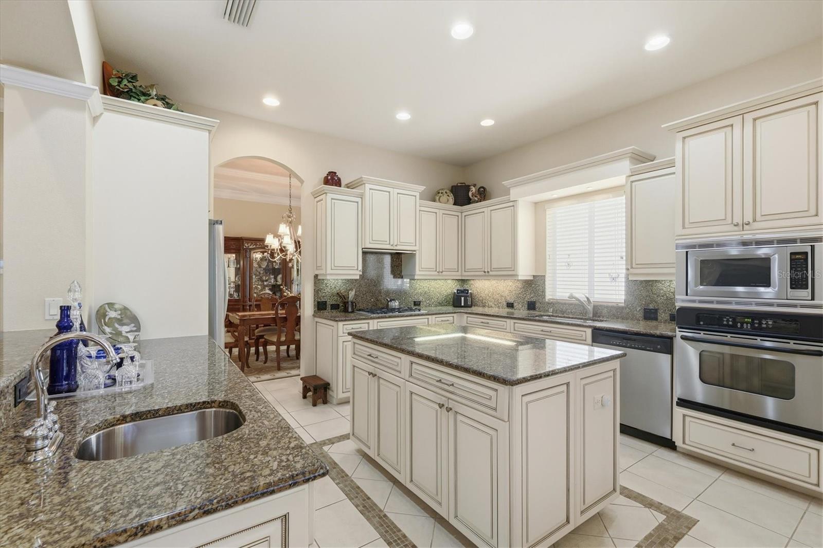 Image 15 of 71 For 1712 Grande Park Drive