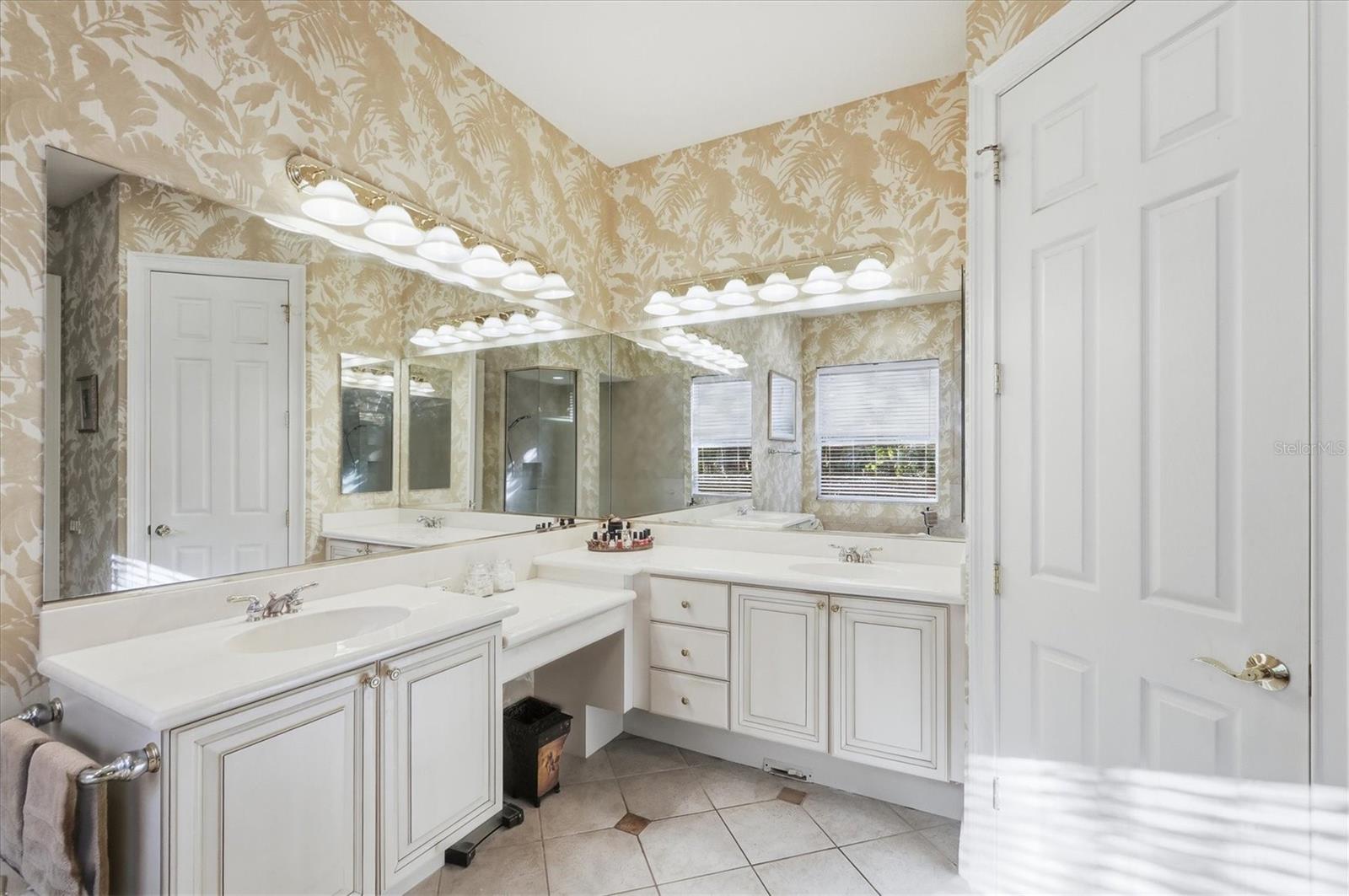 Image 23 of 71 For 1712 Grande Park Drive