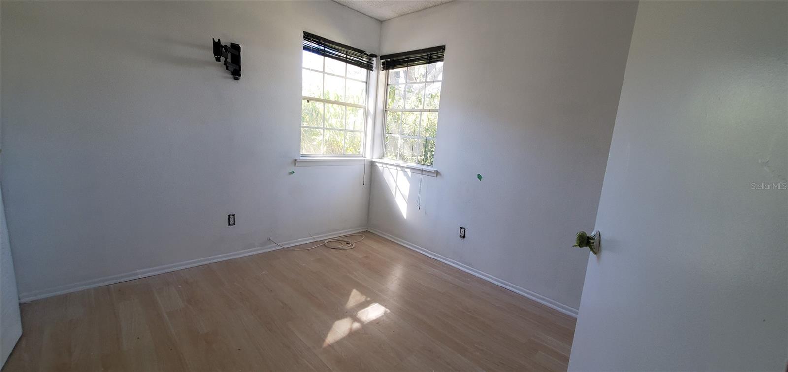 Image 17 of 21 For 3180 Phlox Drive