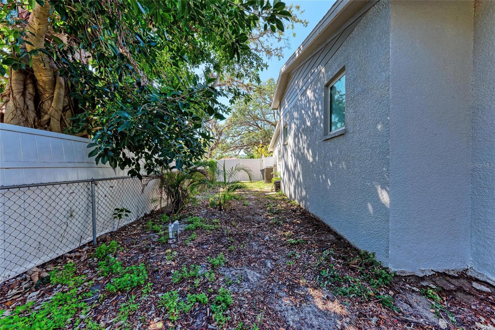 Image 52 of 56 For 51 Webb Street