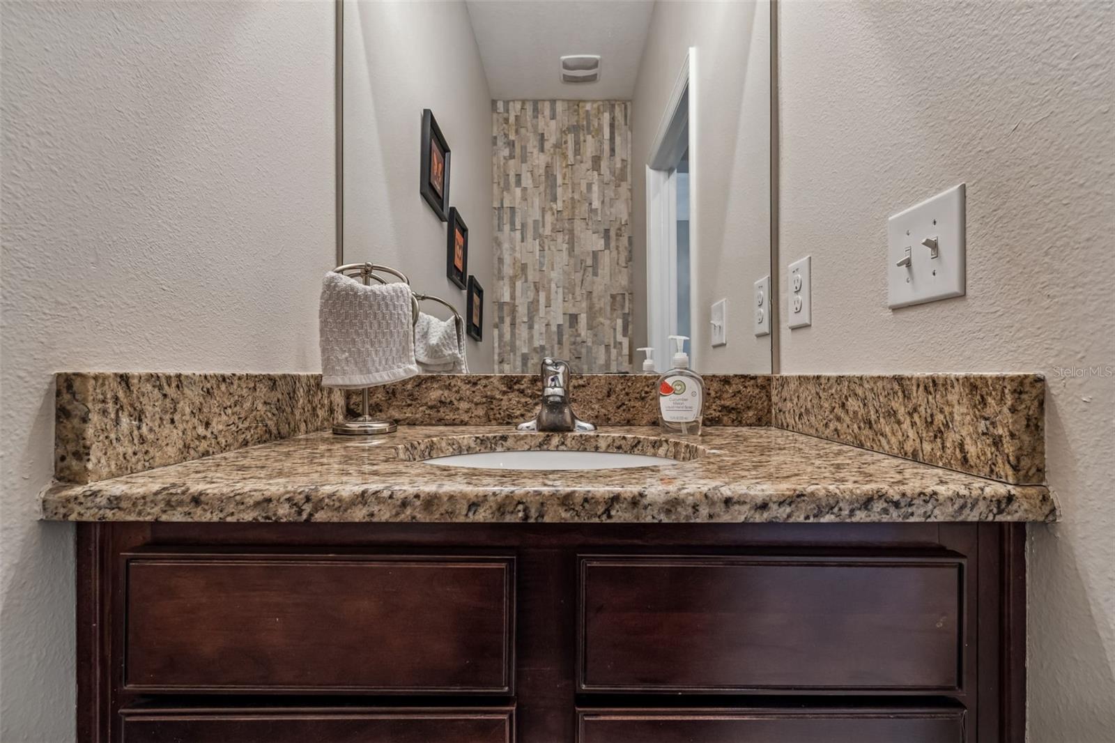 Image 25 of 49 For Address Not Provided