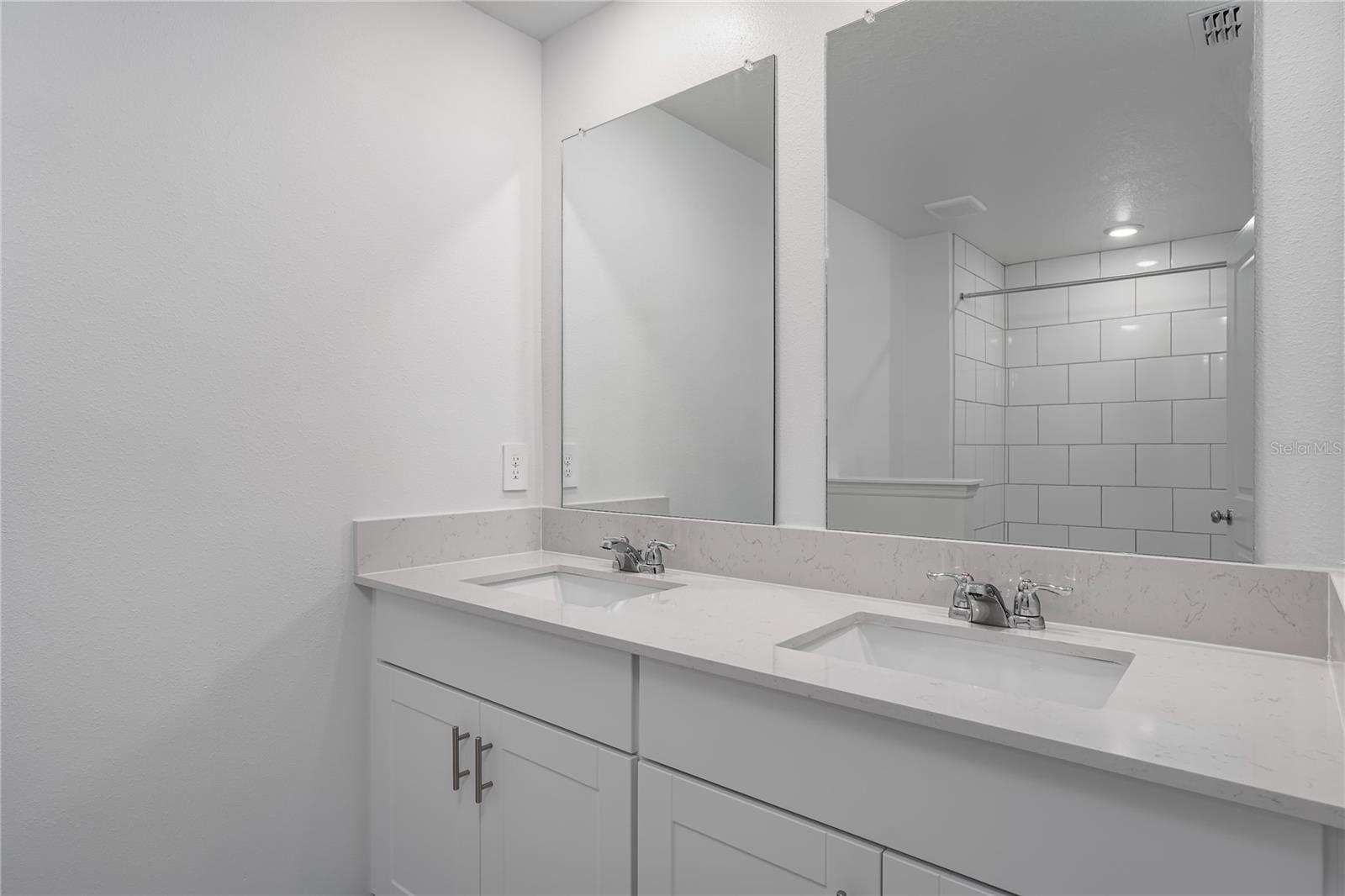 Image 18 of 40 For 10964 65th Terrace E