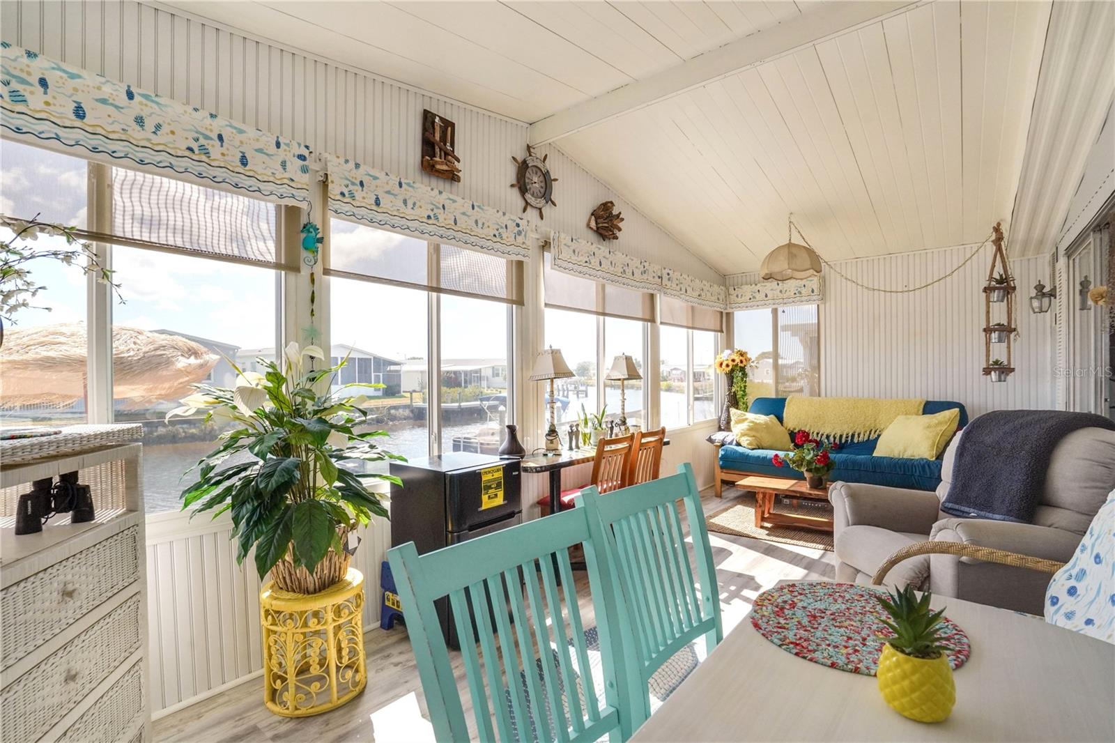 Listing photo id 14 for 641 Fairmount Drive