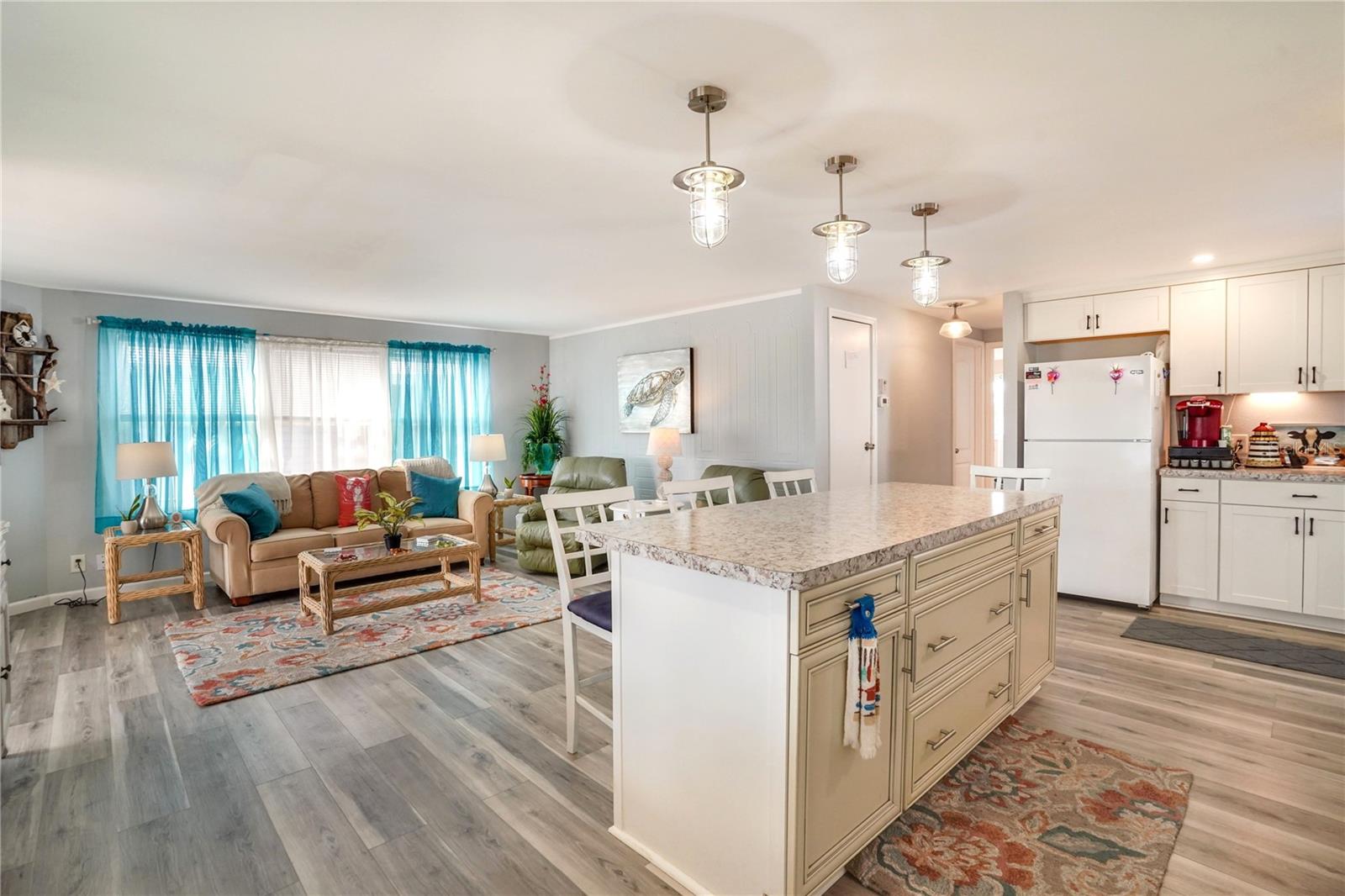 Listing photo id 18 for 641 Fairmount Drive