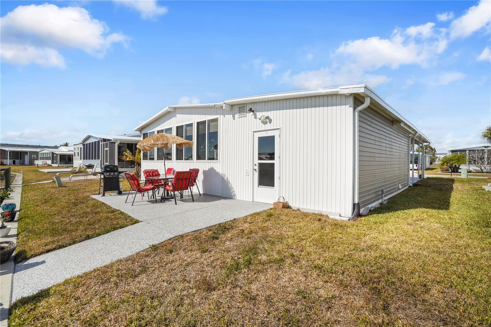 Listing photo id 33 for 641 Fairmount Drive