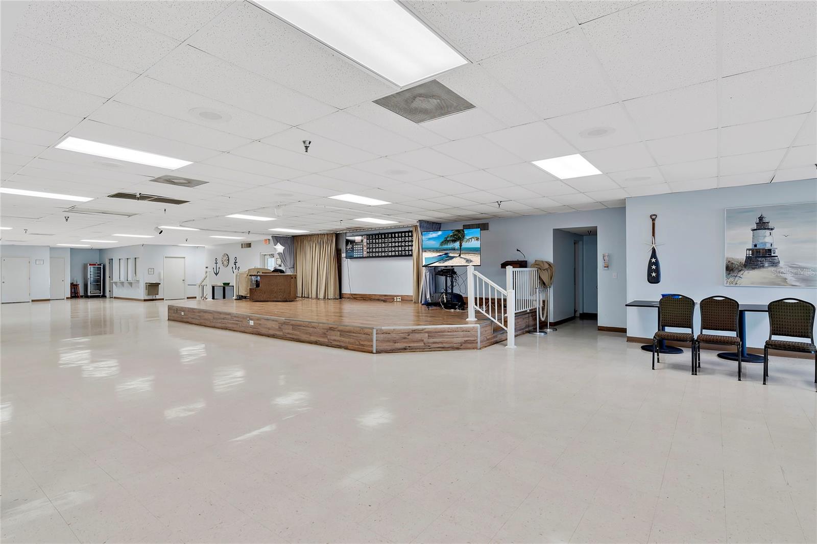 Listing photo id 45 for 641 Fairmount Drive