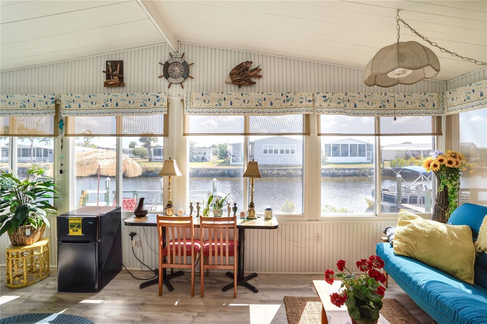 Listing photo id 4 for 641 Fairmount Drive