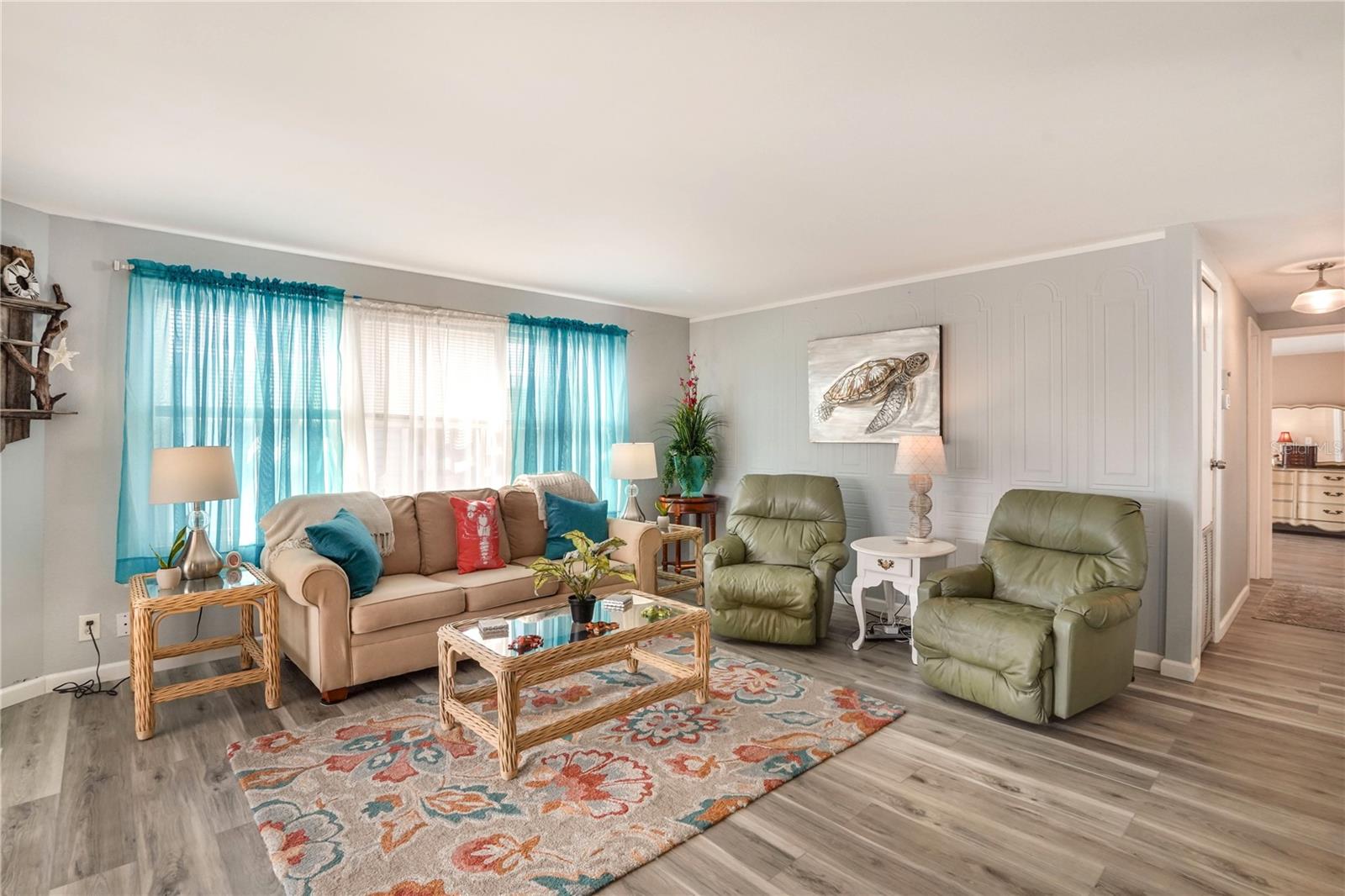 Listing photo id 7 for 641 Fairmount Drive