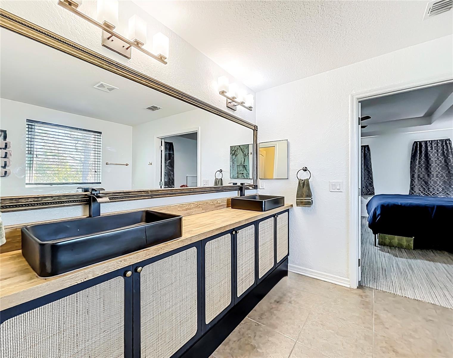 Image 34 of 52 For 9219 Canna Street