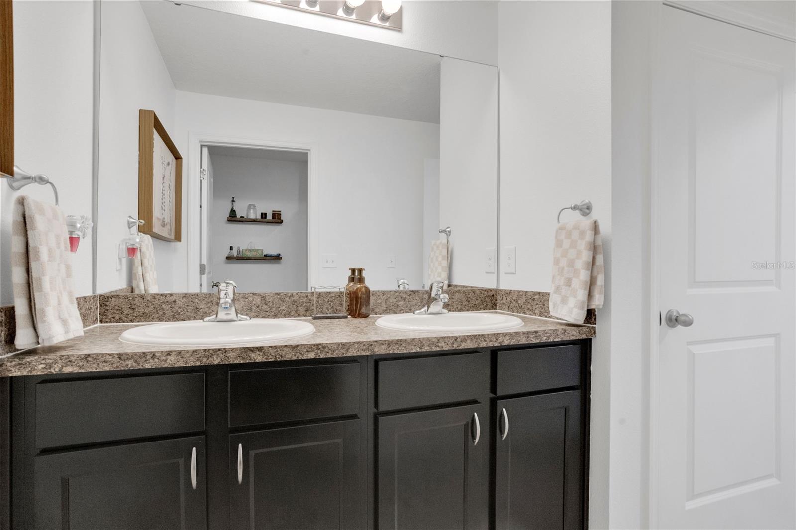 Image 16 of 44 For 15823 High Bell Place