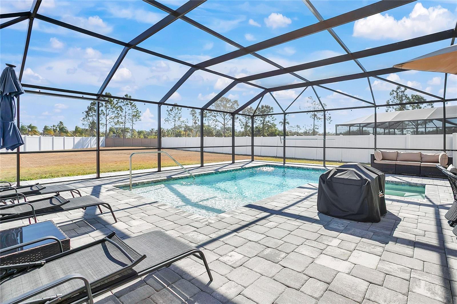 Image 26 of 44 For 15823 High Bell Place