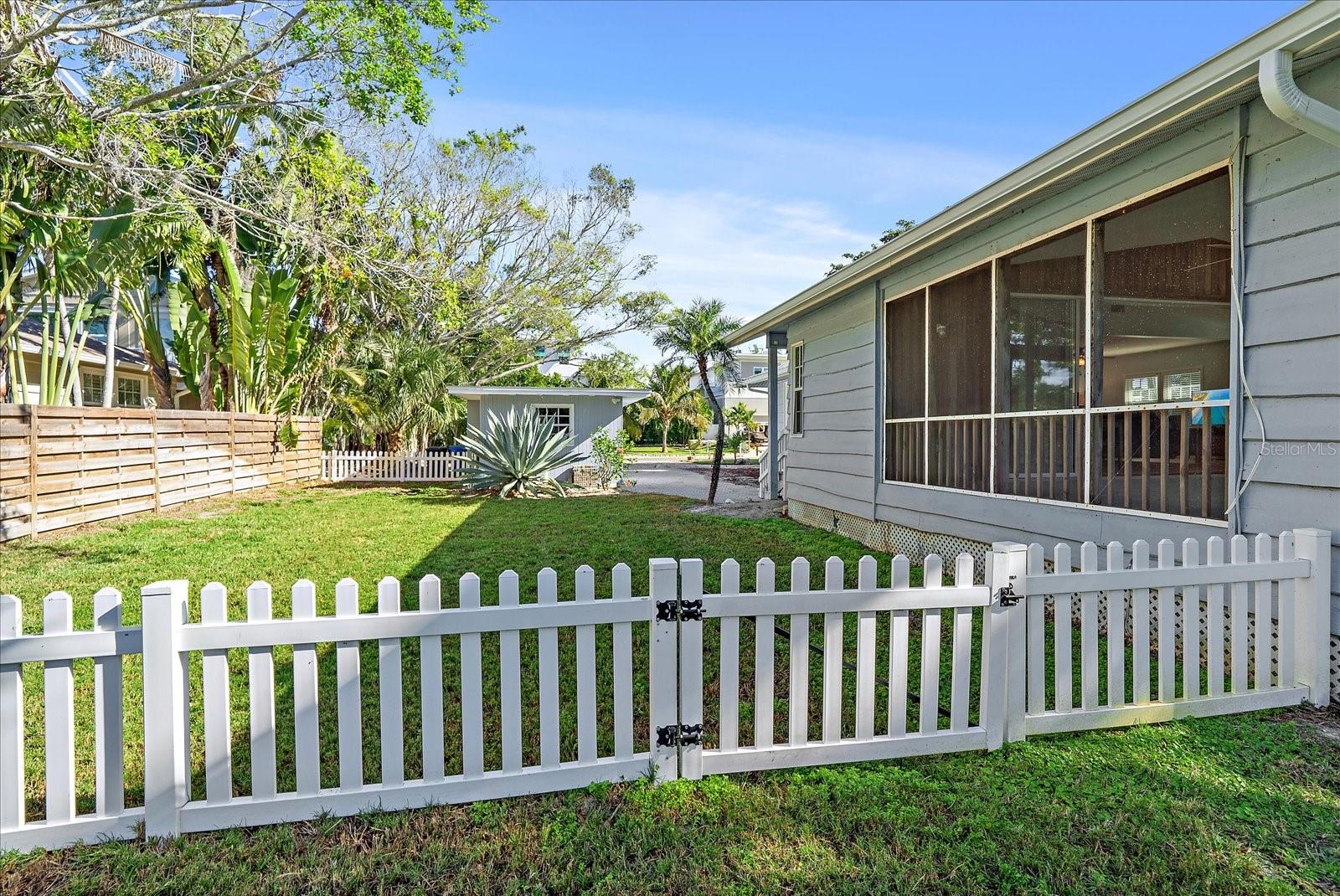 Image 12 of 48 For 6841 Longboat Drive S