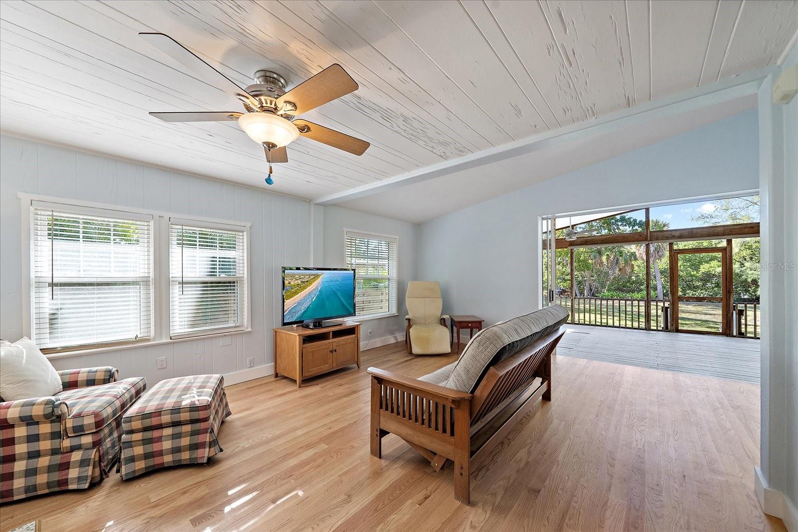 Image 25 of 48 For 6841 Longboat Drive S