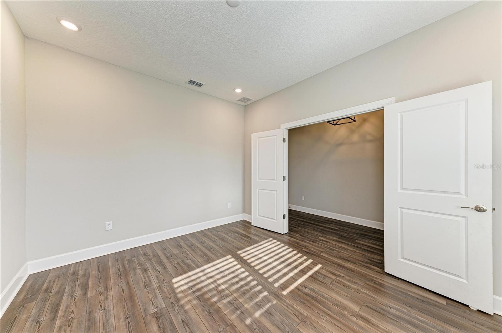 Image 11 of 87 For 13827 Green Hammock Place