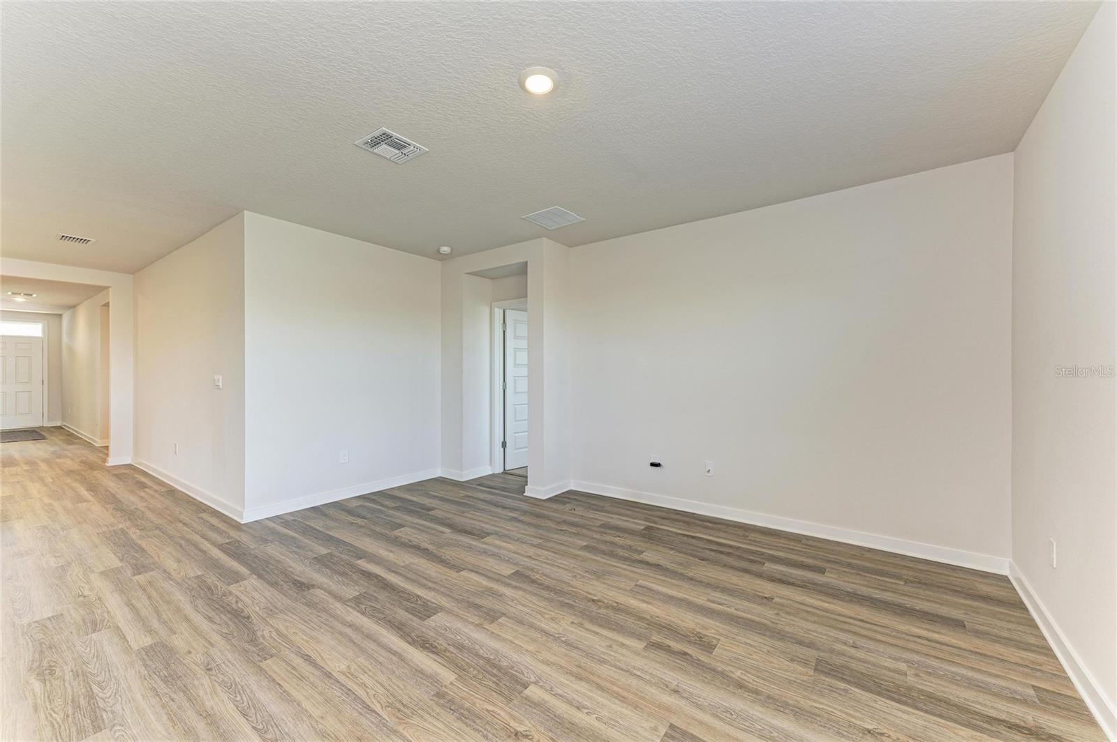 Image 20 of 66 For 18143 Wheathouse Place