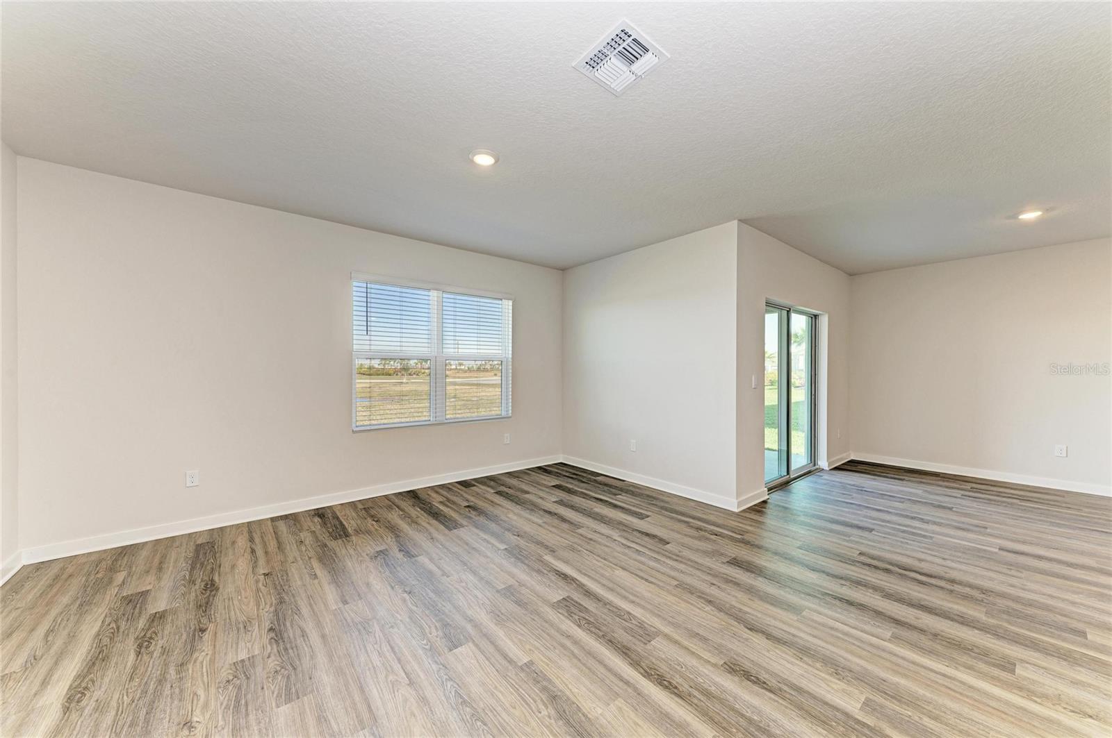 Image 22 of 66 For 18143 Wheathouse Place