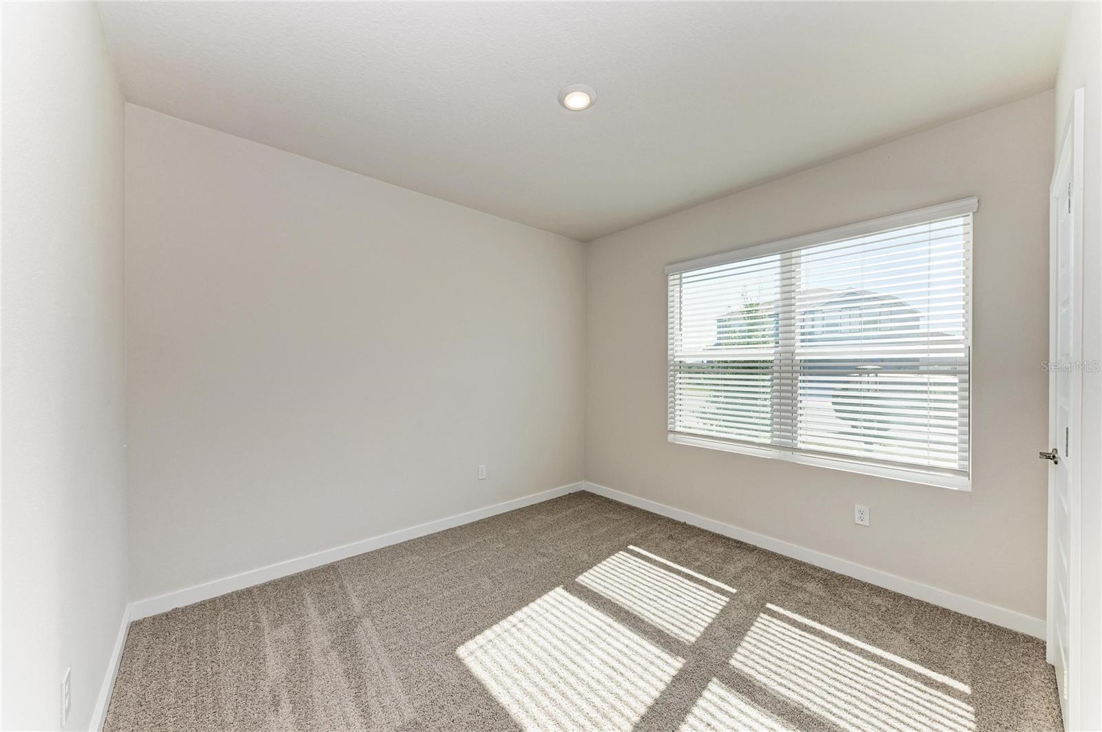 Image 28 of 66 For 18143 Wheathouse Place