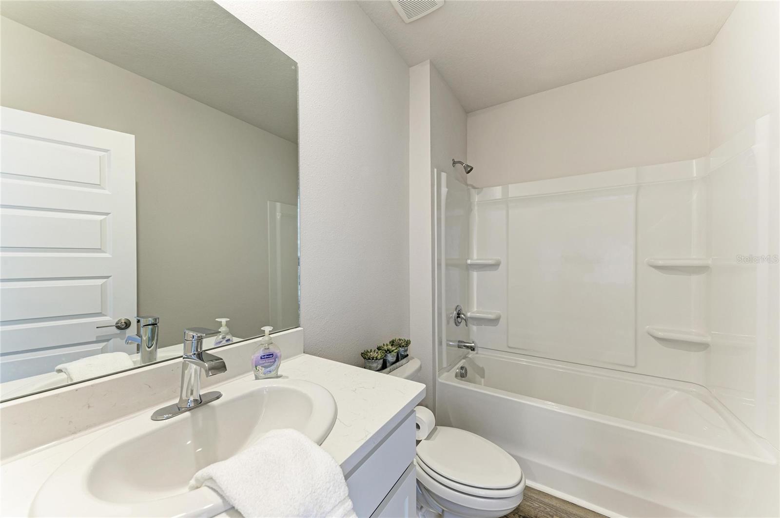 Image 30 of 66 For 18143 Wheathouse Place