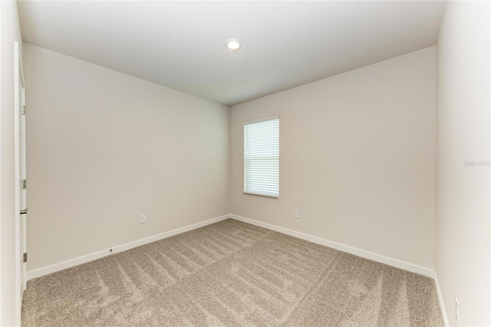 Image 31 of 66 For 18143 Wheathouse Place