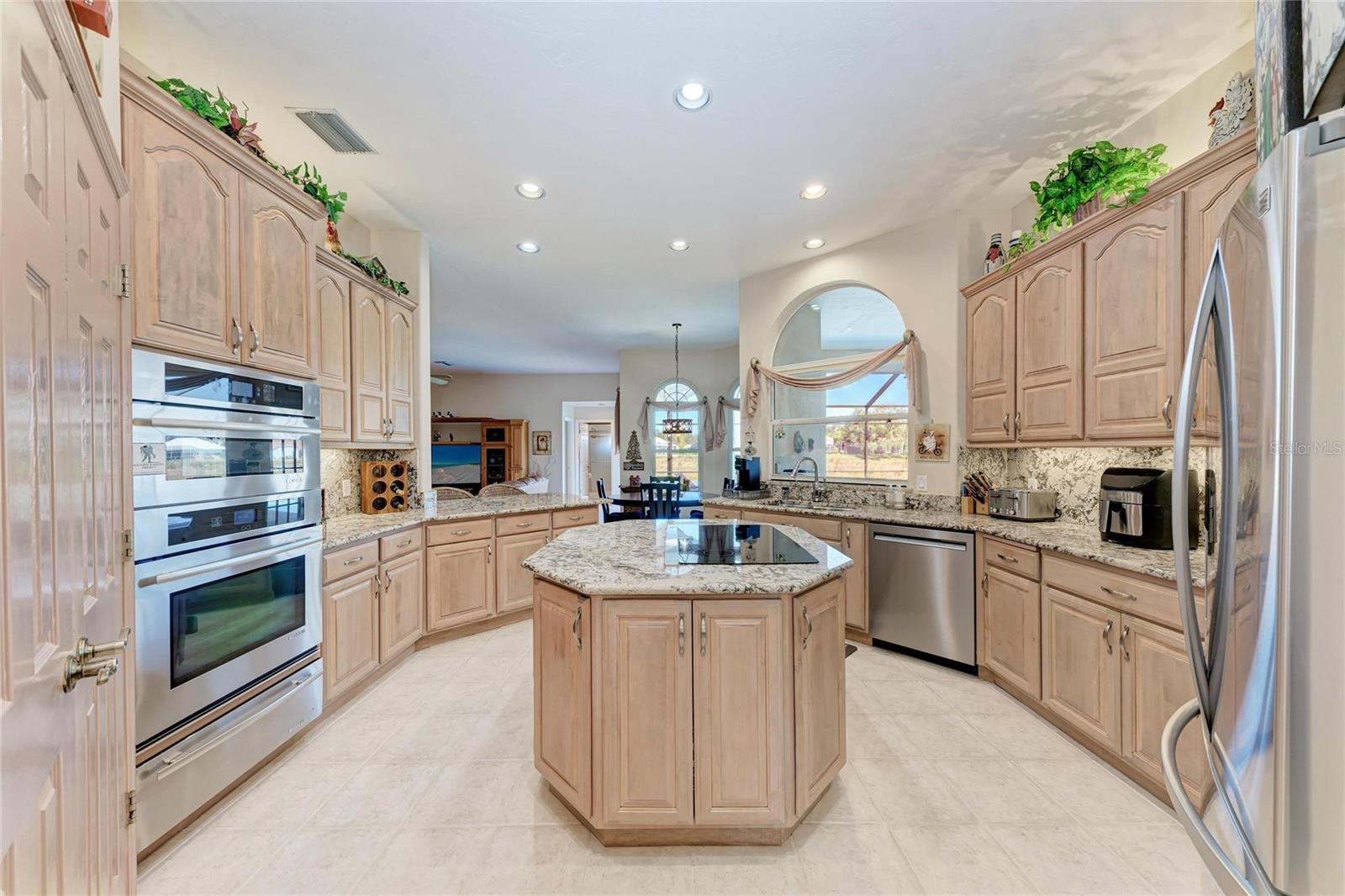 Image 14 of 69 For 8383 Cypress Hollow Drive