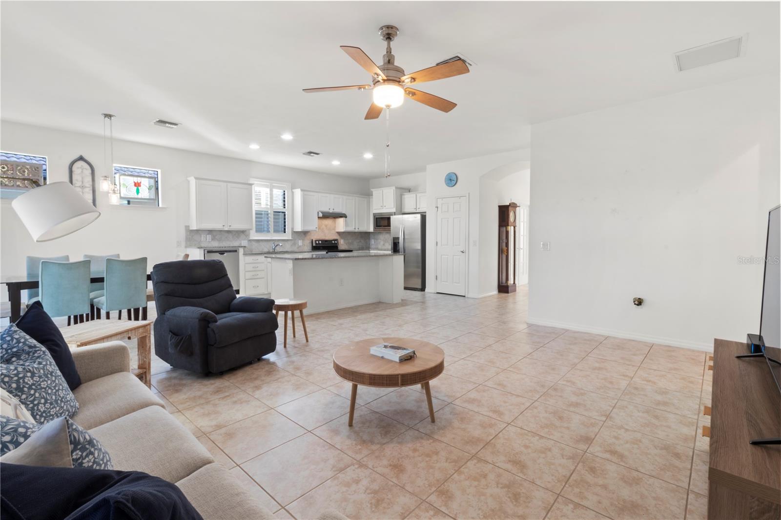 Image 15 of 65 For 19770 Quisto Street