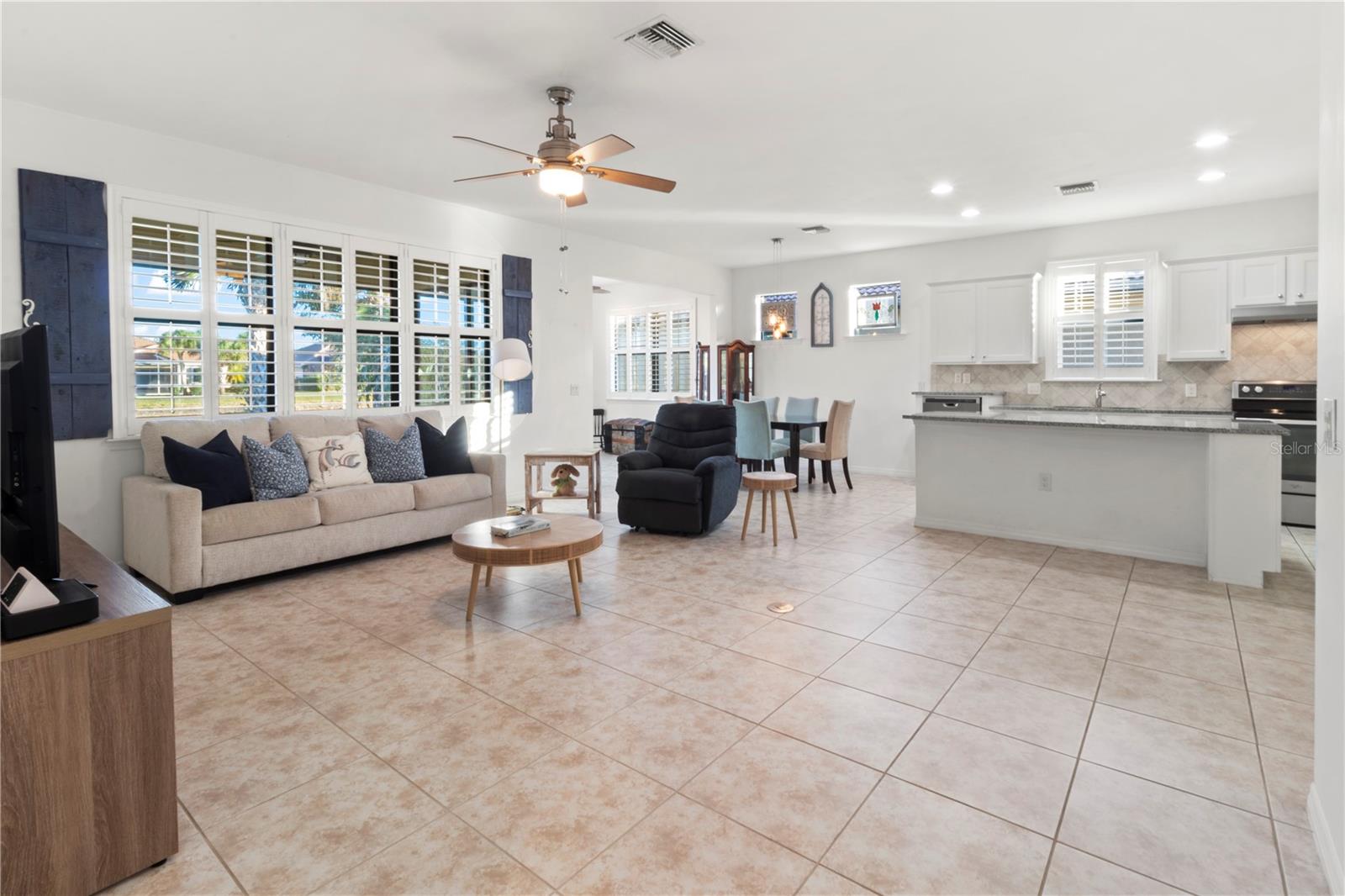 Image 16 of 65 For 19770 Quisto Street