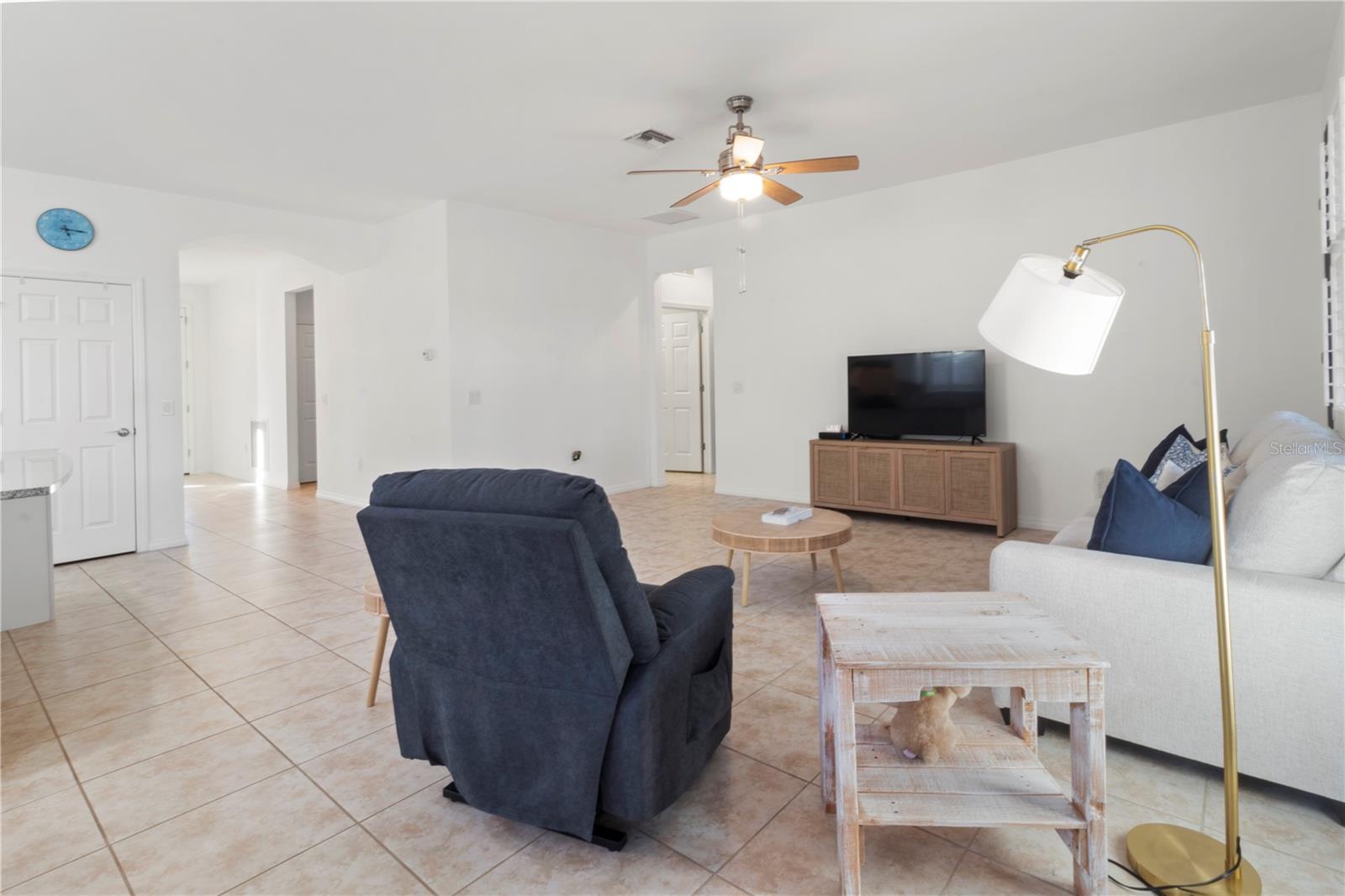 Image 18 of 65 For 19770 Quisto Street